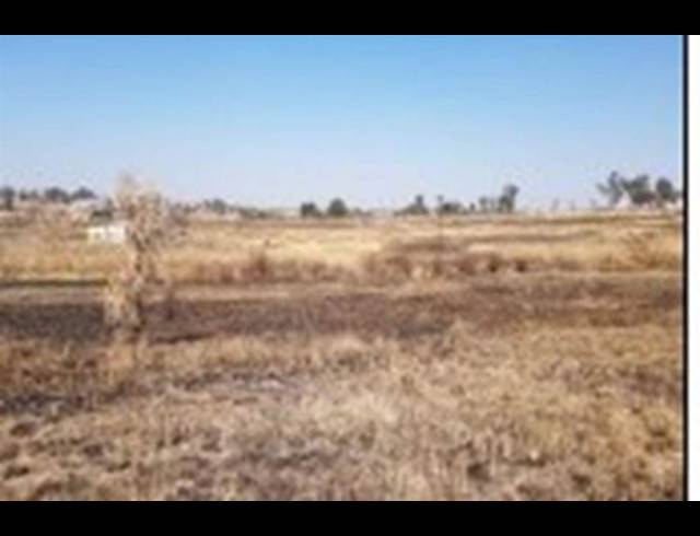 LAND FOR SALE IN LANSERIA